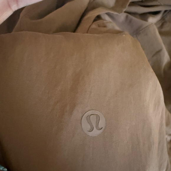 Lululemon Always Effortless Jacket  size 8 - Picture 5 of 5
